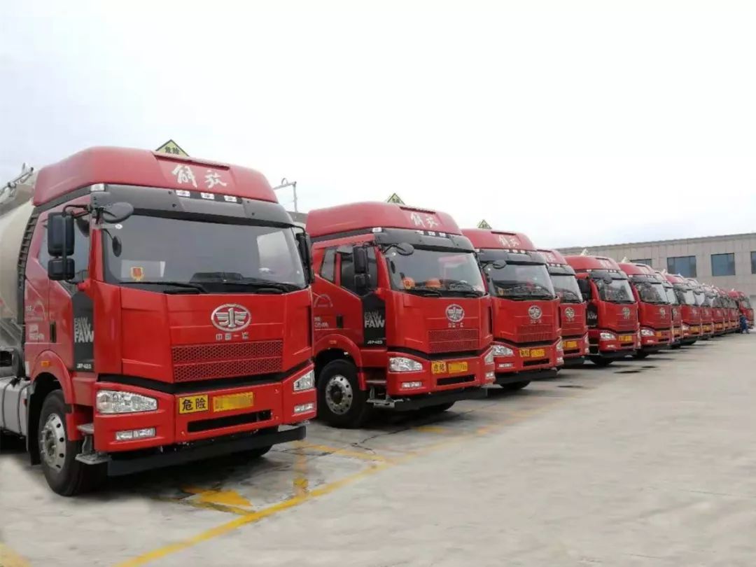 《危險(xiǎn)貨物道路運(yùn)輸規(guī)則》正式實(shí)施 規(guī)范運(yùn)輸行為，筑牢道路安全防線